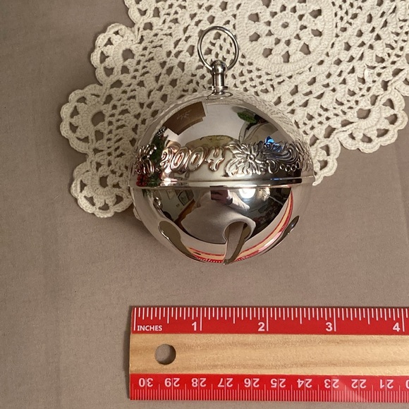 Christmas Sleigh Bell Ornament Wallace Silversmiths 2004 - Picture 8 of 8